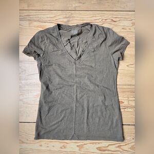 Banana Republic Brown V-Neck Timeless Tee M